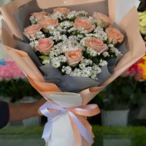 Elegant Pink Rose and Daisy Bouquet