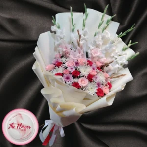 Golden Radiance Amber Rose Bouquet